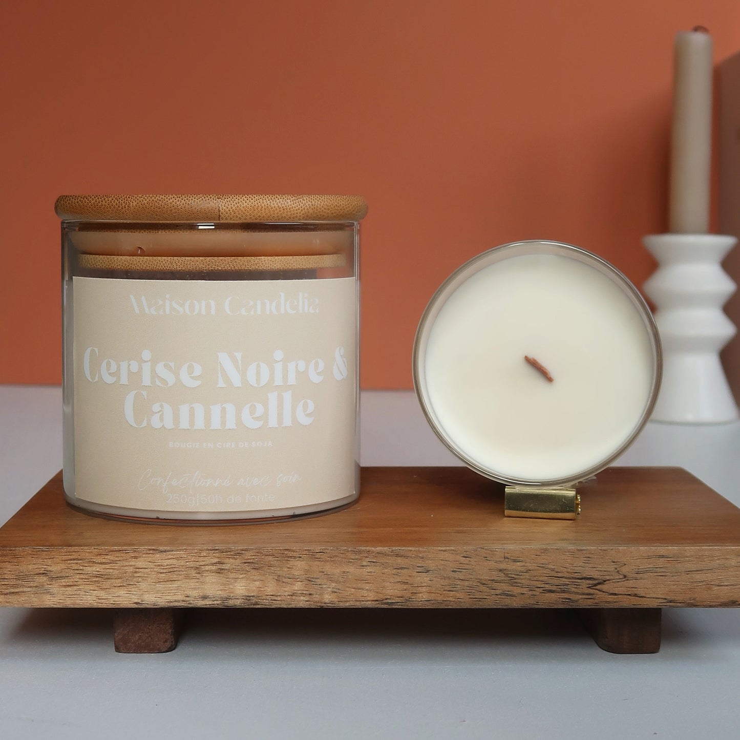 Bougie parfumée artisanale Cerise Noire & Cannelle – Maison Candelia