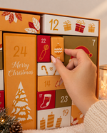 maison-candelia-format.jpg	Calendrier de l'Avent Maison Candelia tenu à deux mains, pour en montrer la taille